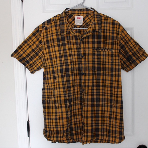 Levi's Other - LEVI'S Men's Plaid Short Sleeve Button-Down Shirt